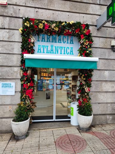 Decoración navideña Farmacia Atlantica